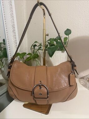 Coach MEDIUM Vintage y2k Tan Soho Leather w/Buckle Shoulder Bag
